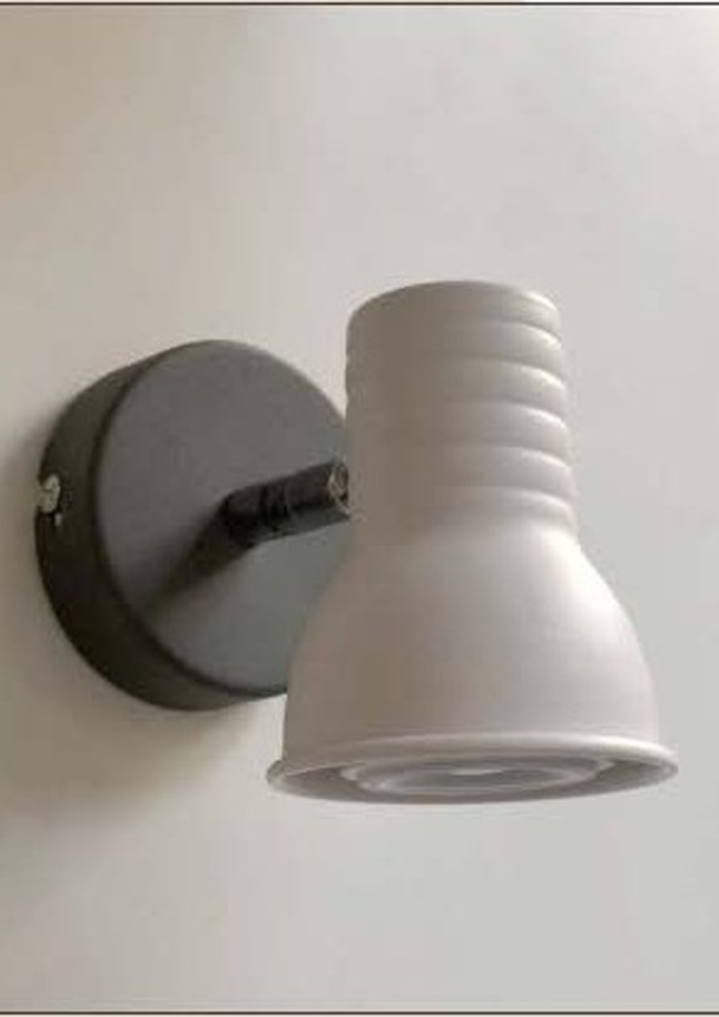Beyond Lights - White Wall Light- GL